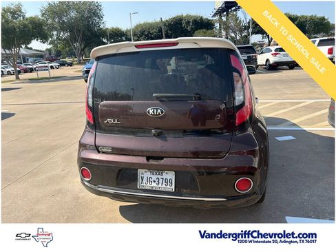 Used 2017 Kia Soul + FWD image 9