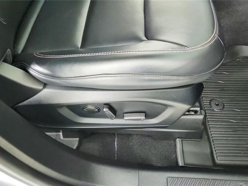 Used 2021 Ford Explorer XLT w/ Equipment Group 202A image 38