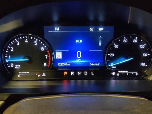Used 2022 Ford Explorer XLT w/ Equipment Group 202A RWD image 23