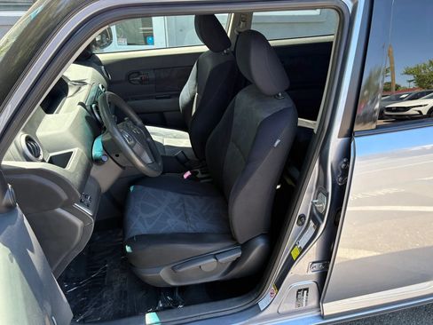 Used 2012 Scion xB FWD image 10
