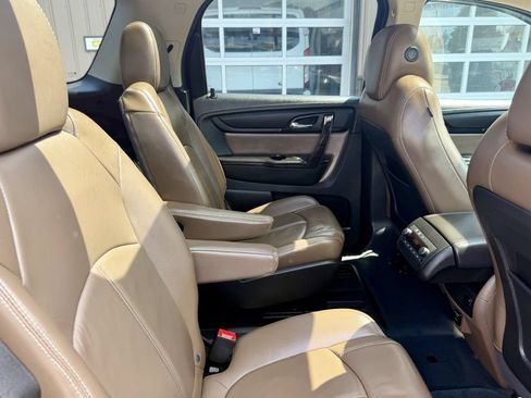 Used 2016 GMC Acadia SLT w/ Premium Edition FWD image 19