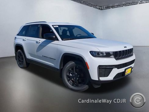 New 2026 Jeep Grand Cherokee Altitude AWD/4WD image 1