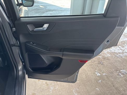 Used 2024 Ford Escape Platinum image 27