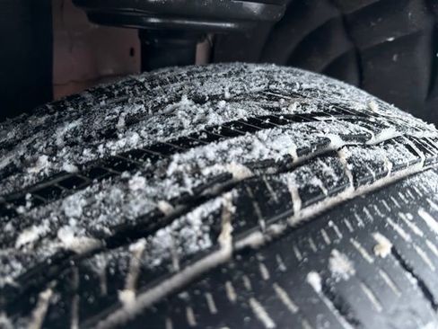 Used 2024 GMC Acadia Elevation image 33