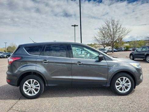 Used 2017 Ford Escape SE AWD/4WD image 2