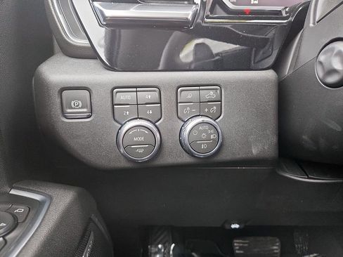 New 2026 GMC Sierra 1500 SLT w/ SLT Convenience Package AWD/4WD image 20