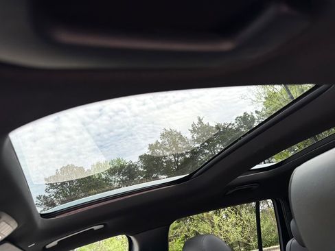 Used 2022 Mercedes-Benz GLB 250 image 10