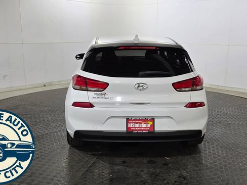 Used 2018 Hyundai Elantra GT FWD image 6