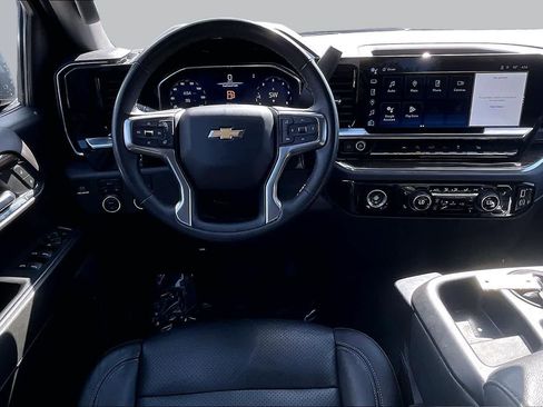 Used 2024 Chevrolet Silverado 1500 LT AWD/4WD image 6