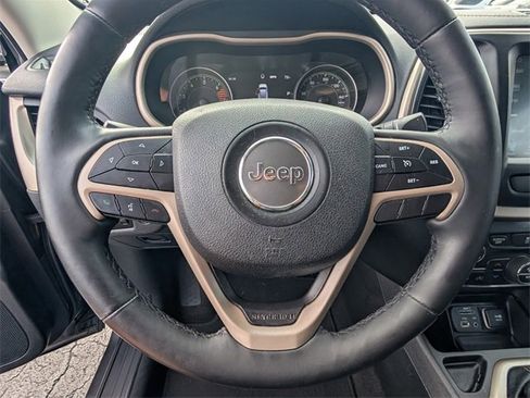 Used 2018 Jeep Cherokee Limited w/ Luxury Group image 30