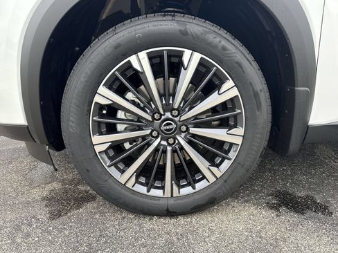 New 2026 Nissan Pathfinder Platinum AWD/4WD image 8