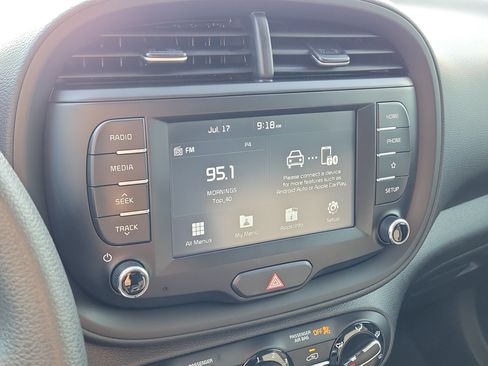 Used 2020 Kia Soul S FWD image 31