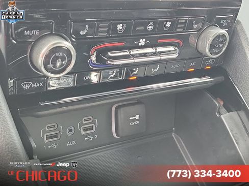 Used 2024 Jeep Grand Cherokee Overland w/ Luxury Tech Group IV AWD/4WD image 35