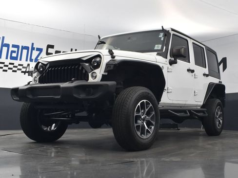 Used 2014 Jeep Wrangler Unlimited Rubicon w/ Connectivity Group AWD/4WD image 17