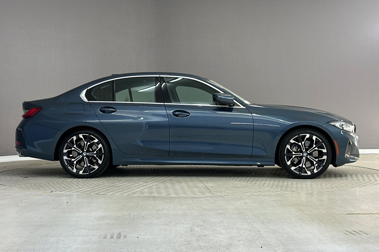 Used 2026 BMW 330i Sedan w/ Convenience Package RWD image 7