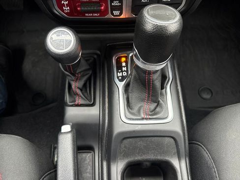 Used 2023 Jeep Gladiator Rubicon w/ Cold Weather Group image 23