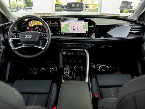 Used 2025 Audi Q5 Premium w/ Premium Plus AWD/4WD image 19