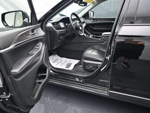 Used 2021 Jeep Grand Cherokee L Limited AWD/4WD image 15