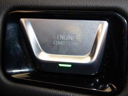 Used 2025 GMC Yukon Denali image 34