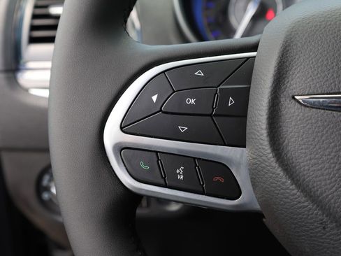 Used 2023 Chrysler 300 Touring L RWD image 33