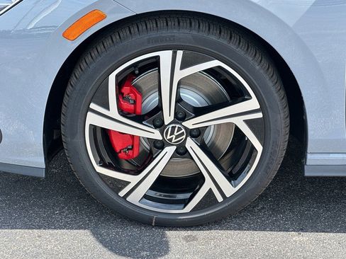 New 2025 Volkswagen GTI SE image 5