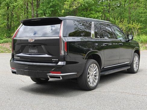 Used 2024 Cadillac Escalade ESV Premium Luxury AWD/4WD image 4