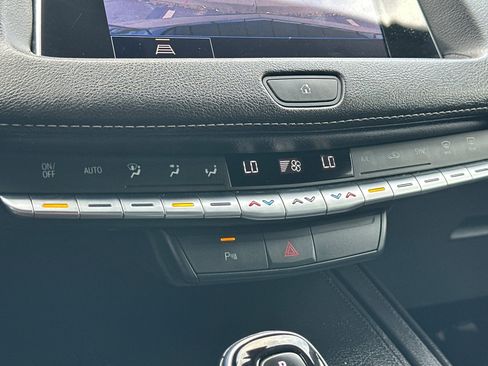 Used 2022 Cadillac XT4 Premium Luxury w/ Safety Alert Package AWD/4WD image 19