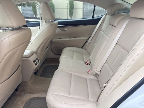 Used 2014 Lexus ES 350 w/ Luxury Package image 31