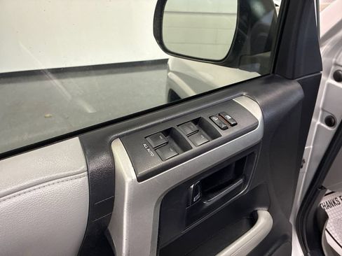 Used 2012 Toyota 4Runner SR5 w/ Convenience Pkg AWD/4WD image 10