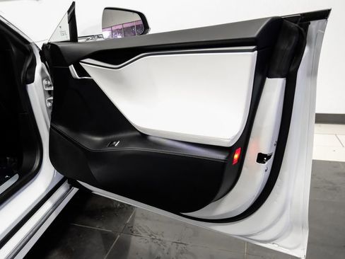 Used 2019 Tesla Model S Performance image 40