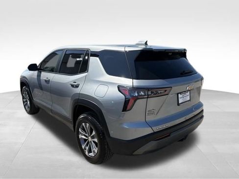 Used 2025 Chevrolet Equinox LT w/ Safety and Technology Package FWD image 11