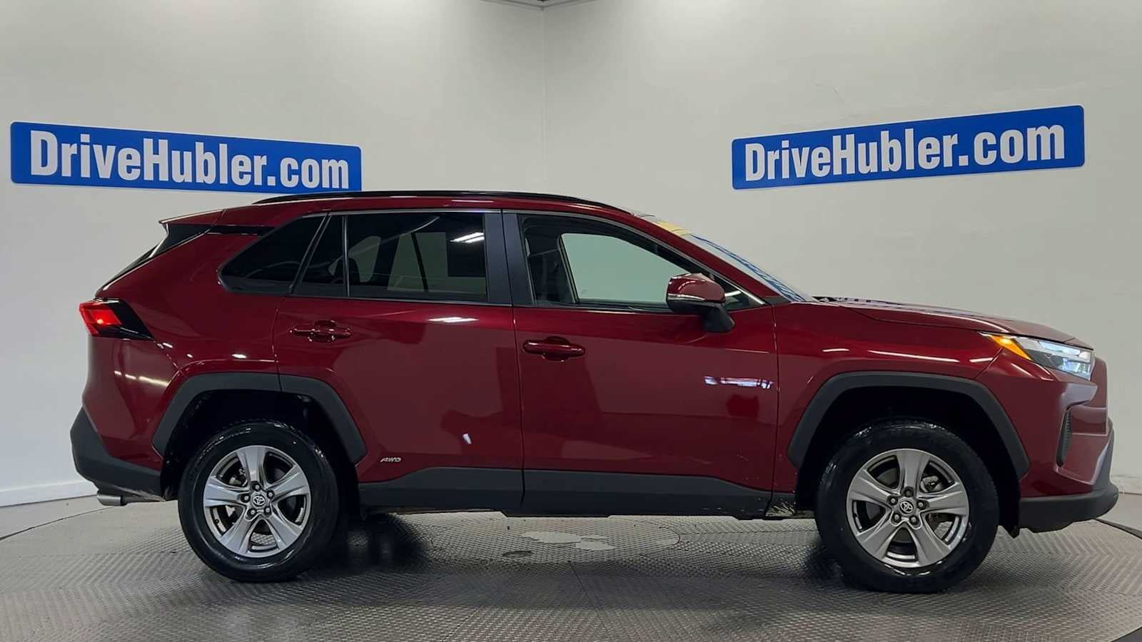 Used 2025 Toyota RAV4 XLE AWD/4WD image 9