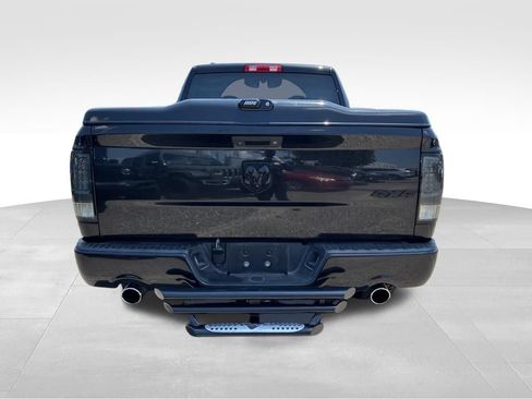 Used 2018 RAM 1500 Express w/ Black Ram 1500 Express Group AWD/4WD image 4