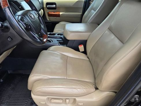 Certified 2022 Toyota Sequoia Platinum AWD/4WD image 18