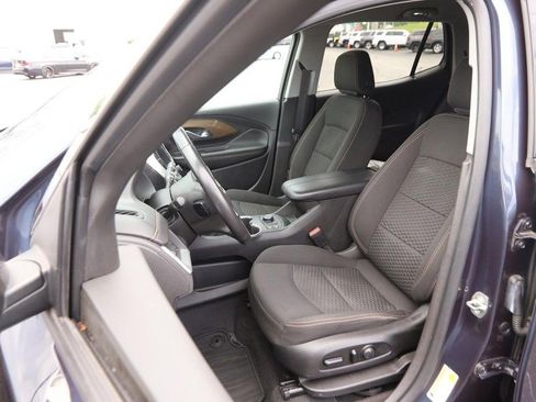 Used 2018 GMC Terrain SLE w/ Driver Convenience Package FWD image 9