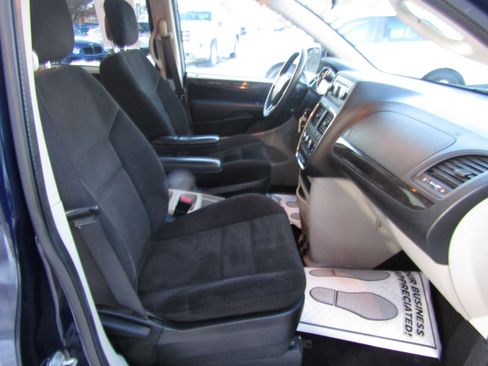 Used 2015 Dodge Grand Caravan SXT w/ Quick Order Package 29G SXT image 8