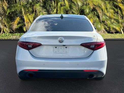 Used 2022 Alfa Romeo Giulia Ti w/ Active Assist Plus Package RWD image 6