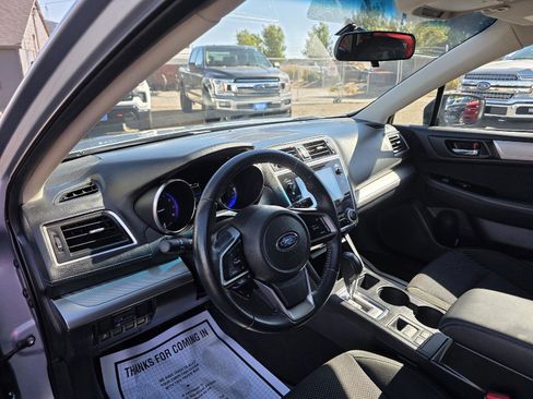Used 2018 Subaru Outback 2.5i Premium AWD/4WD image 8