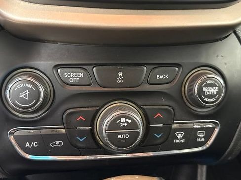 Used 2018 Jeep Cherokee Limited w/ High Altitude Package AWD/4WD image 22
