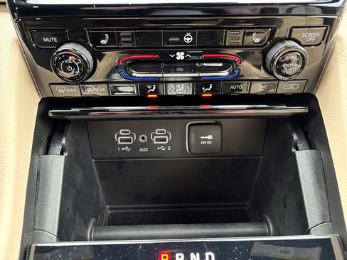 Used 2025 Jeep Grand Cherokee L Limited image 18