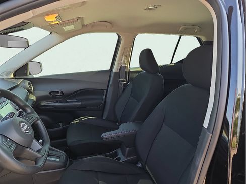 Used 2025 Nissan Kicks Play S FWD image 13