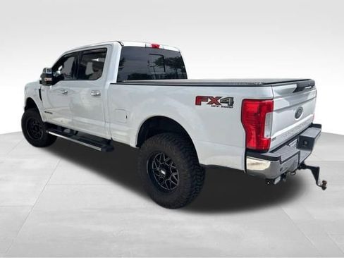 Used 2019 Ford F250 XLT w/ XLT Premium Package AWD/4WD image 4