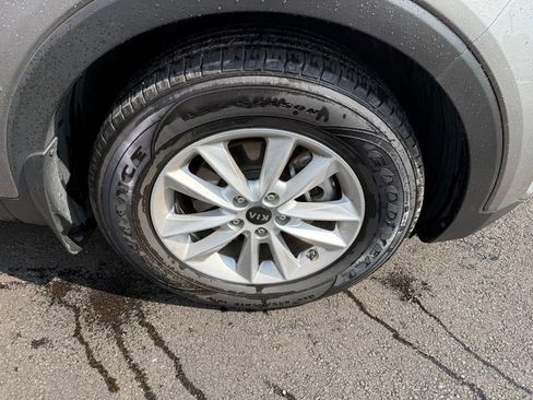 Used 2019 Kia Sorento AWD image 17
