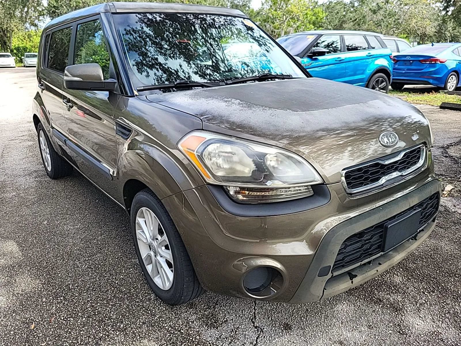 Used 2012 Kia Soul + FWD image 2