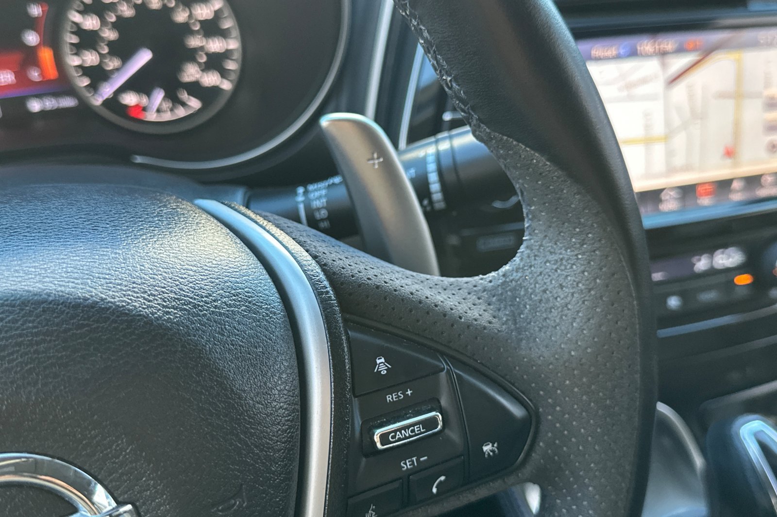 Used 2018 Nissan Maxima SR w/ Interior Lighting Package FWD image 37