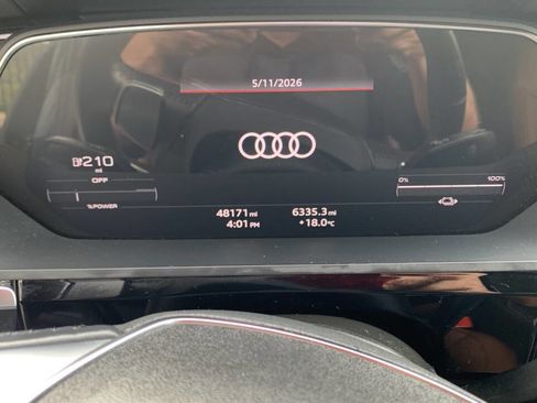 Used 2021 Audi e-tron Prestige w/ Prestige Package AWD/4WD image 25
