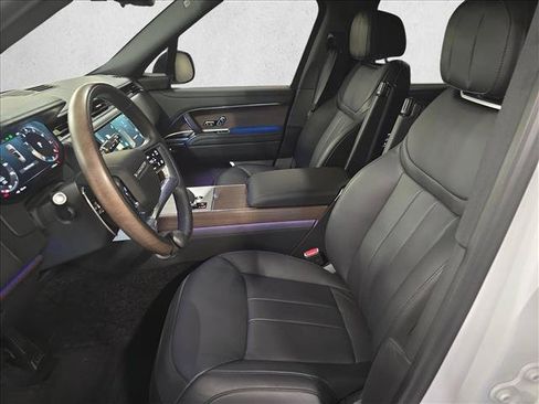 Certified 2026 Land Rover Range Rover Long Wheelbase SE AWD/4WD image 16