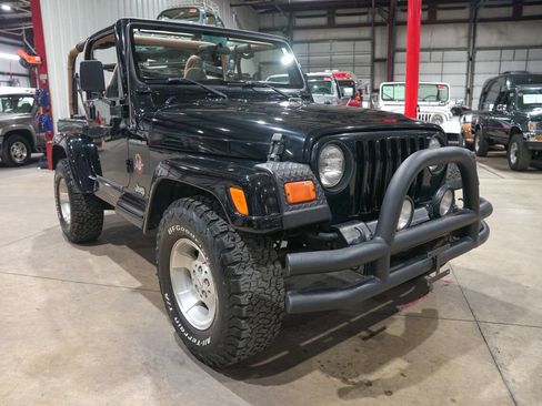 Used 2002 Jeep Wrangler Sahara AWD/4WD image 12