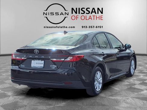 Used 2025 Toyota Camry Hybrid image 25