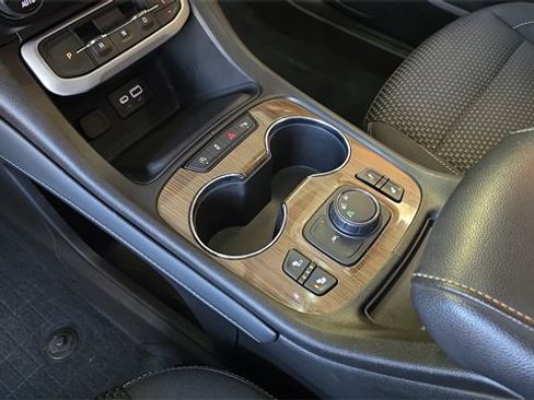 Used 2023 GMC Acadia SLE w/ Driver Convenience Package image 20